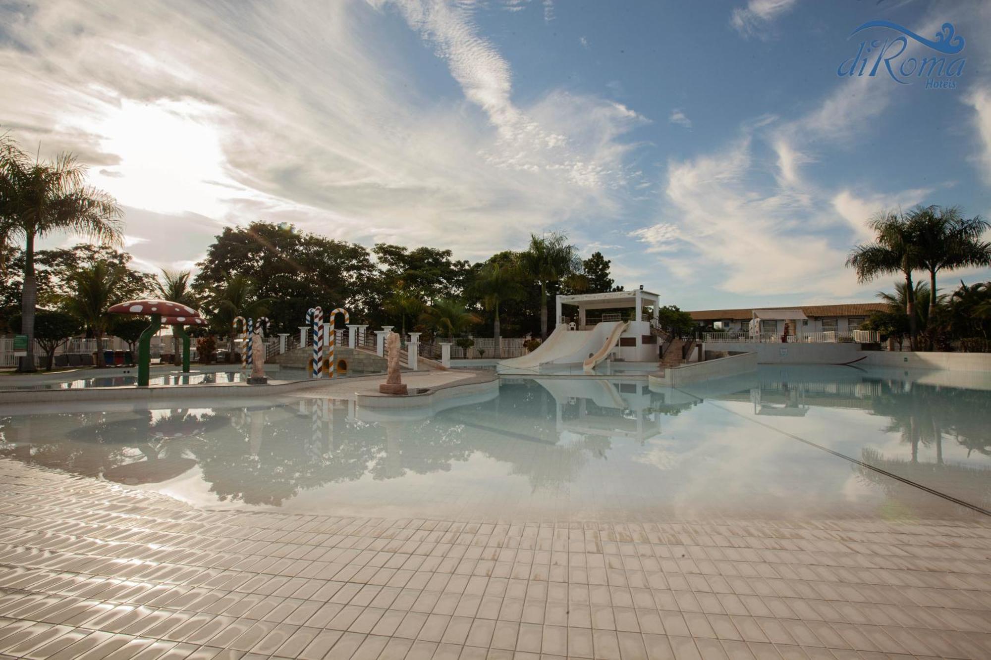 Di Roma Lacqua Caldas Novas Park 24H, Com Roupas De Cama E Banho Luaran gambar